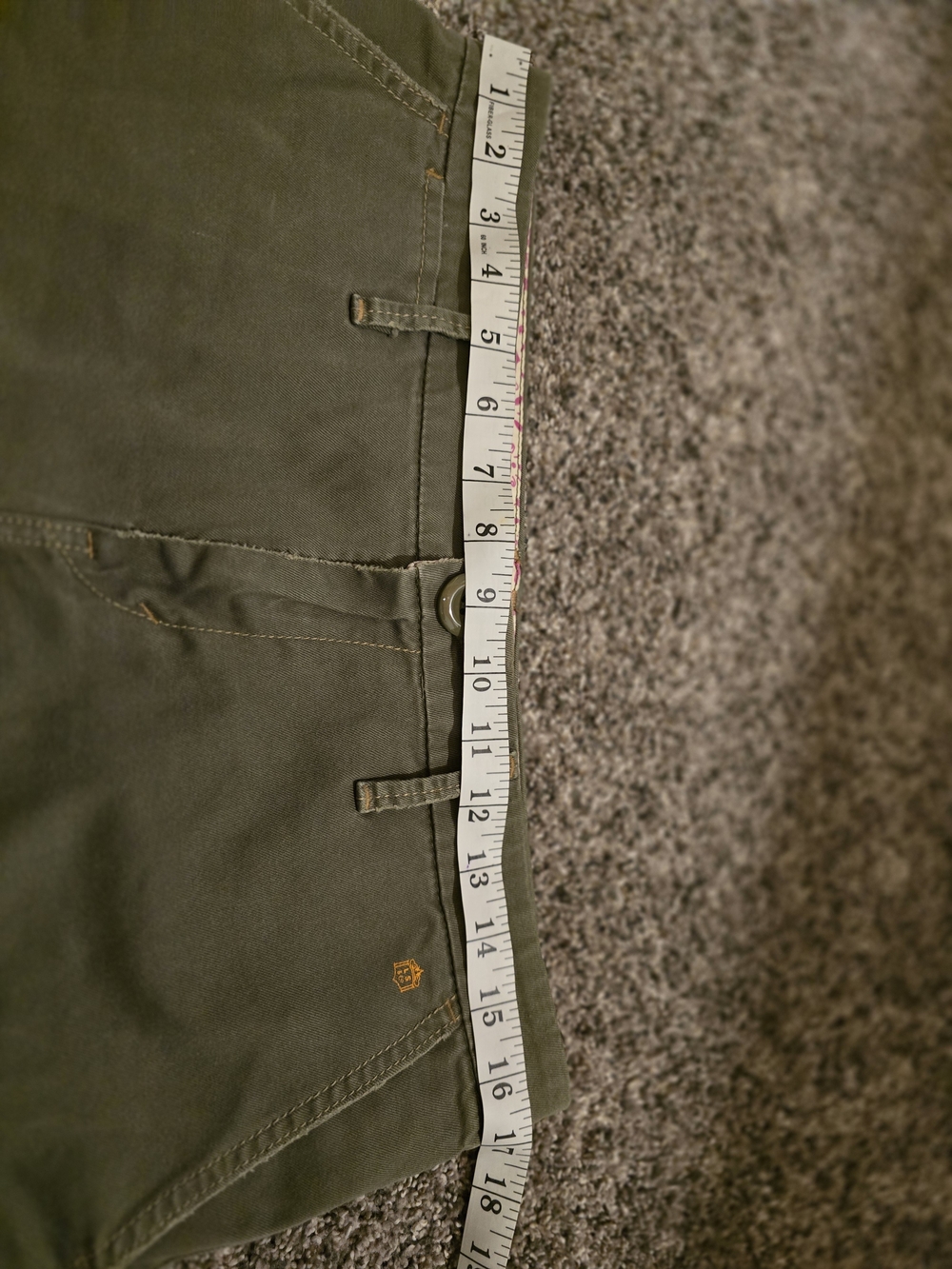 Levi's Olive Green Women's Bermuda Shorts 8 - Picture 5 of 6